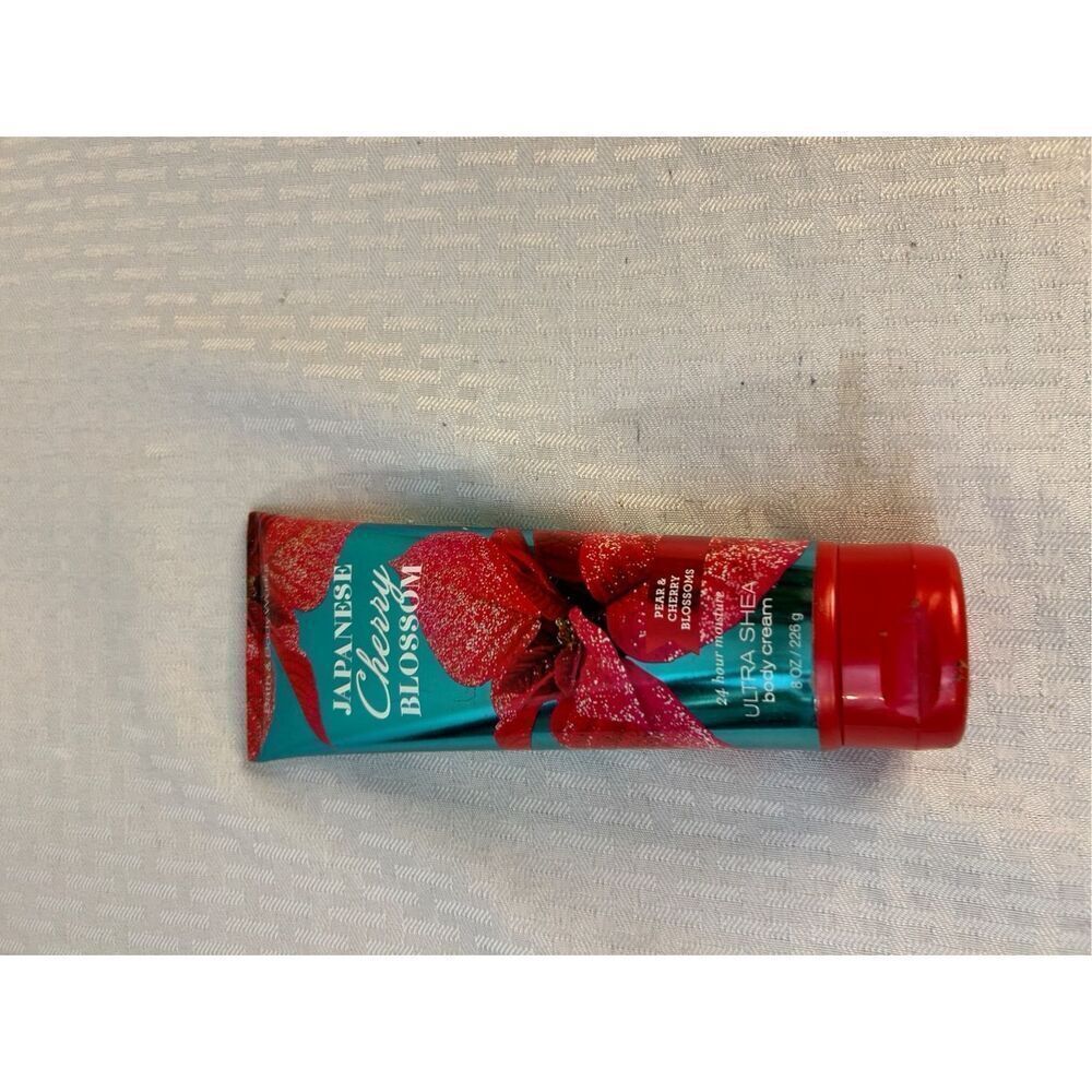 Bath Body Works Japanese Cherry Blossom lotion 8oz Pear Cherry body cream opened